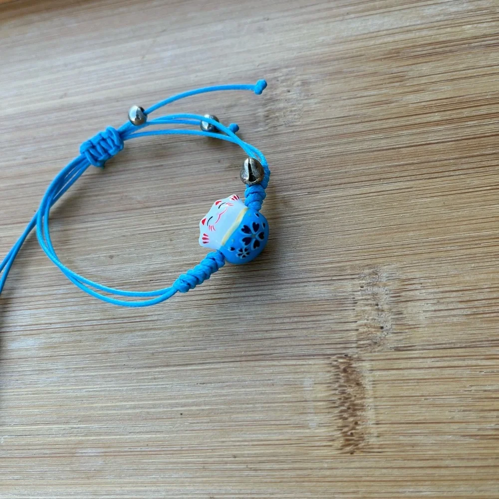 Lucky Cat Maneki Neko Charm Light Blue Bracelet - Picture 6 of 6